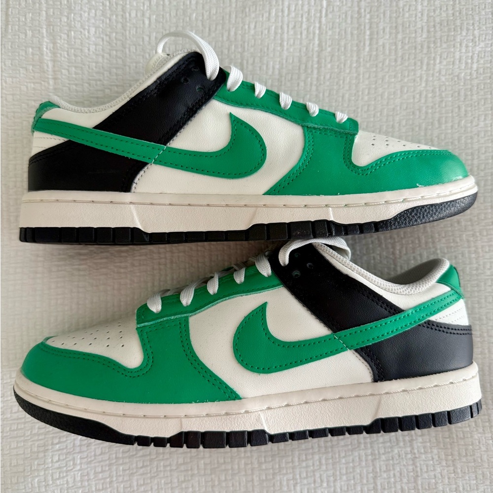 Nike Dunk Low Sneakers